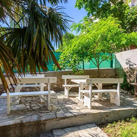 1 Bedroom Beautiful In *