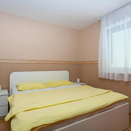 1 Bedroom Beautiful In Апартаменты