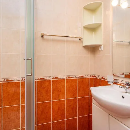 1 Bedroom Beautiful In Апартаменты Драмаль