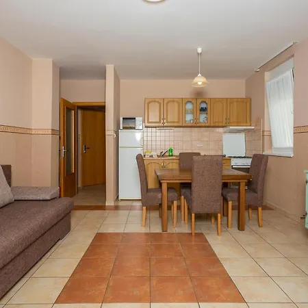 1 Bedroom Beautiful In